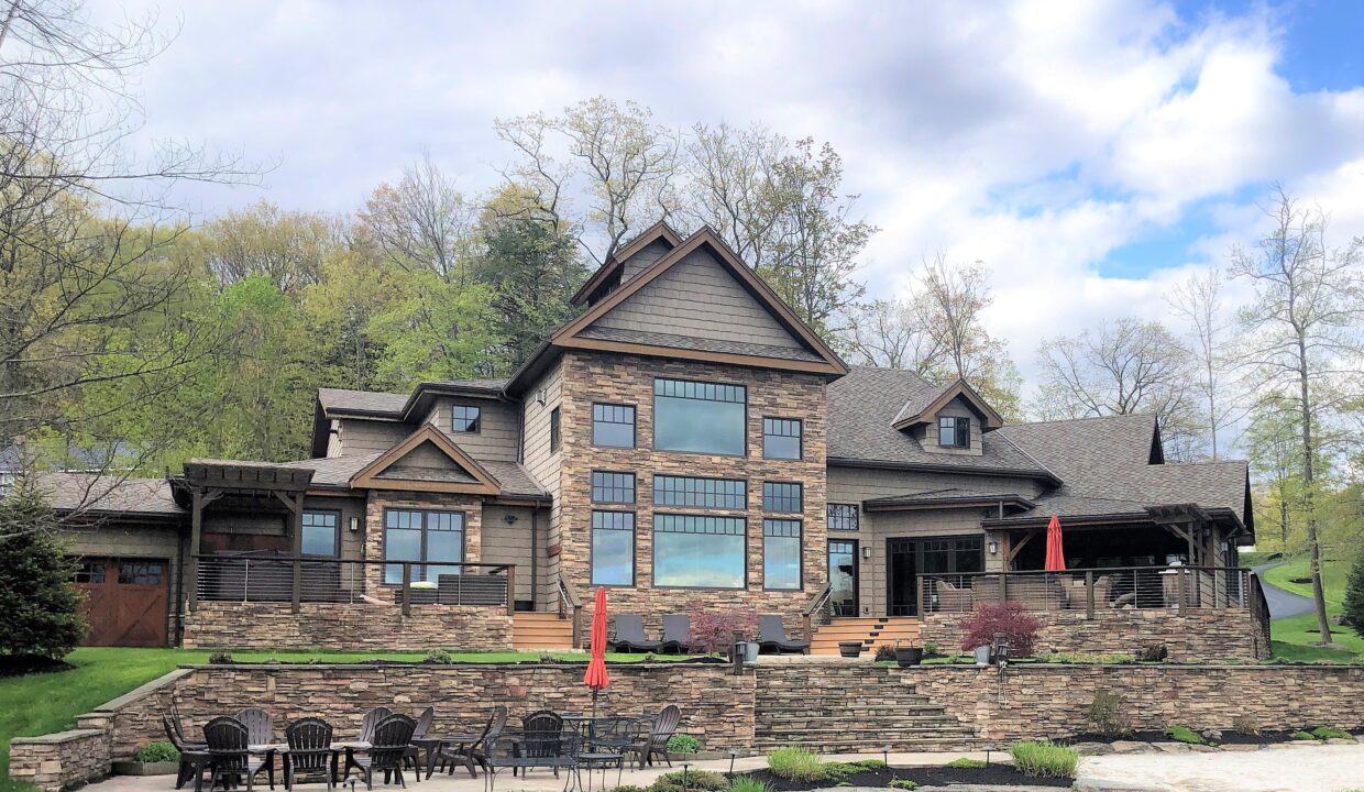 House lake side